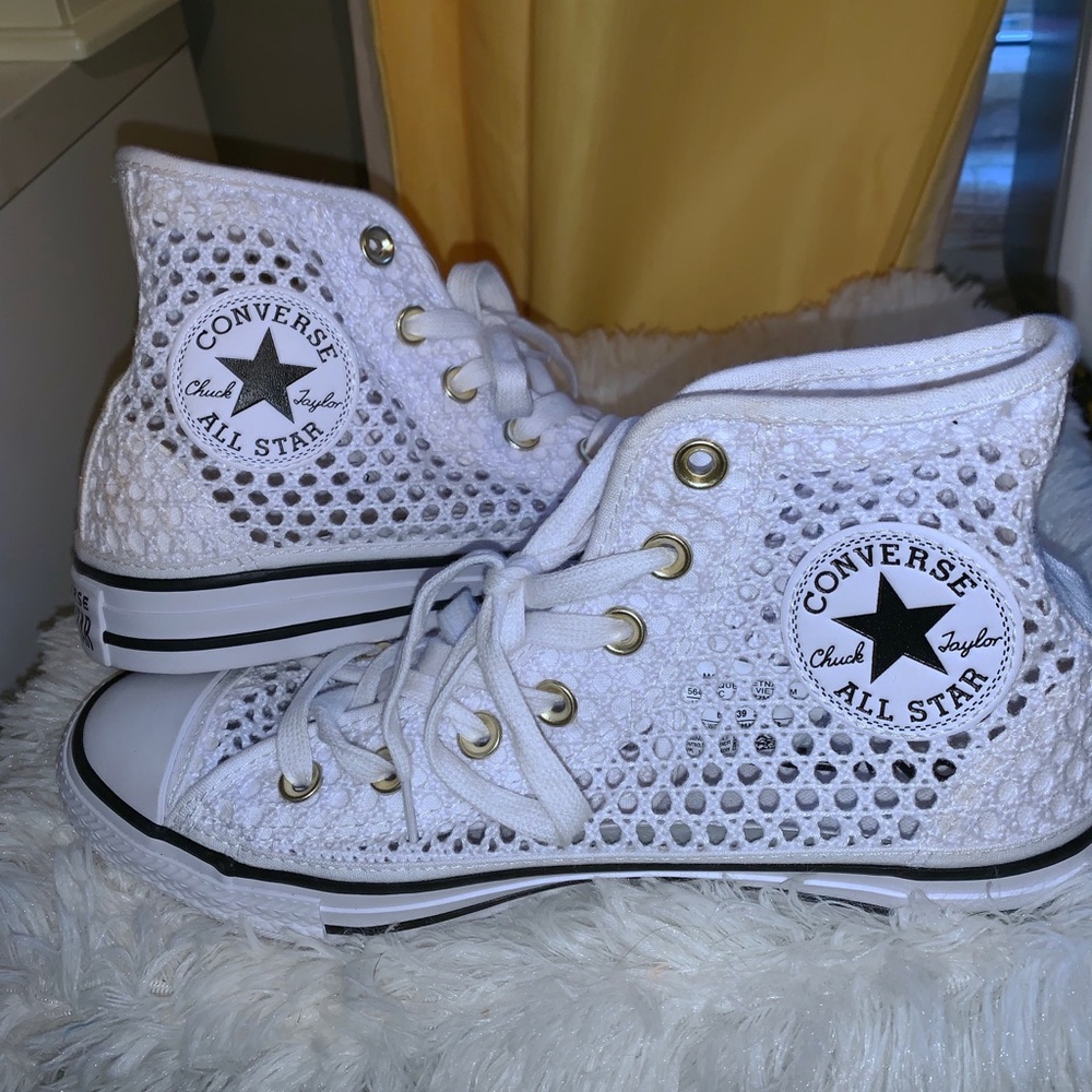 Crochet converse